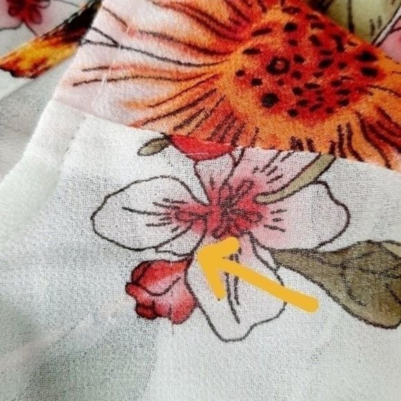 New - GUESS Jiya Ruffle Bell Sleeve Floral Sheer Blouse Sz L Flawed - Picture 14 of 14